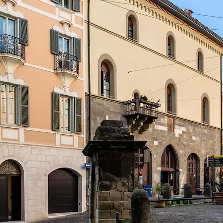 Palazzo Porta Picta 招待所