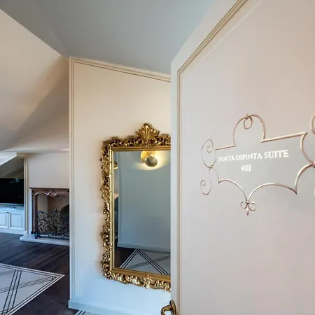 Palazzo Porta Picta 招待所 4*